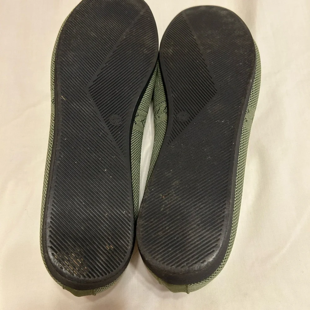 Olive Knit Slip-On Loafers Size 42 Fit like 9 1/2 - Picture 4 of 5